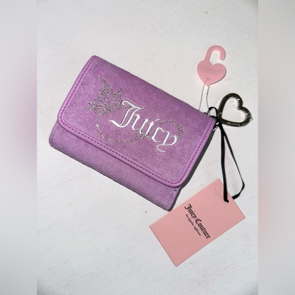 Juicy Couture Handbags - Juicy Couture Wingin It Wallet